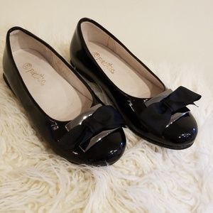 Girls patent Black leather shoes, size 29 / US 11